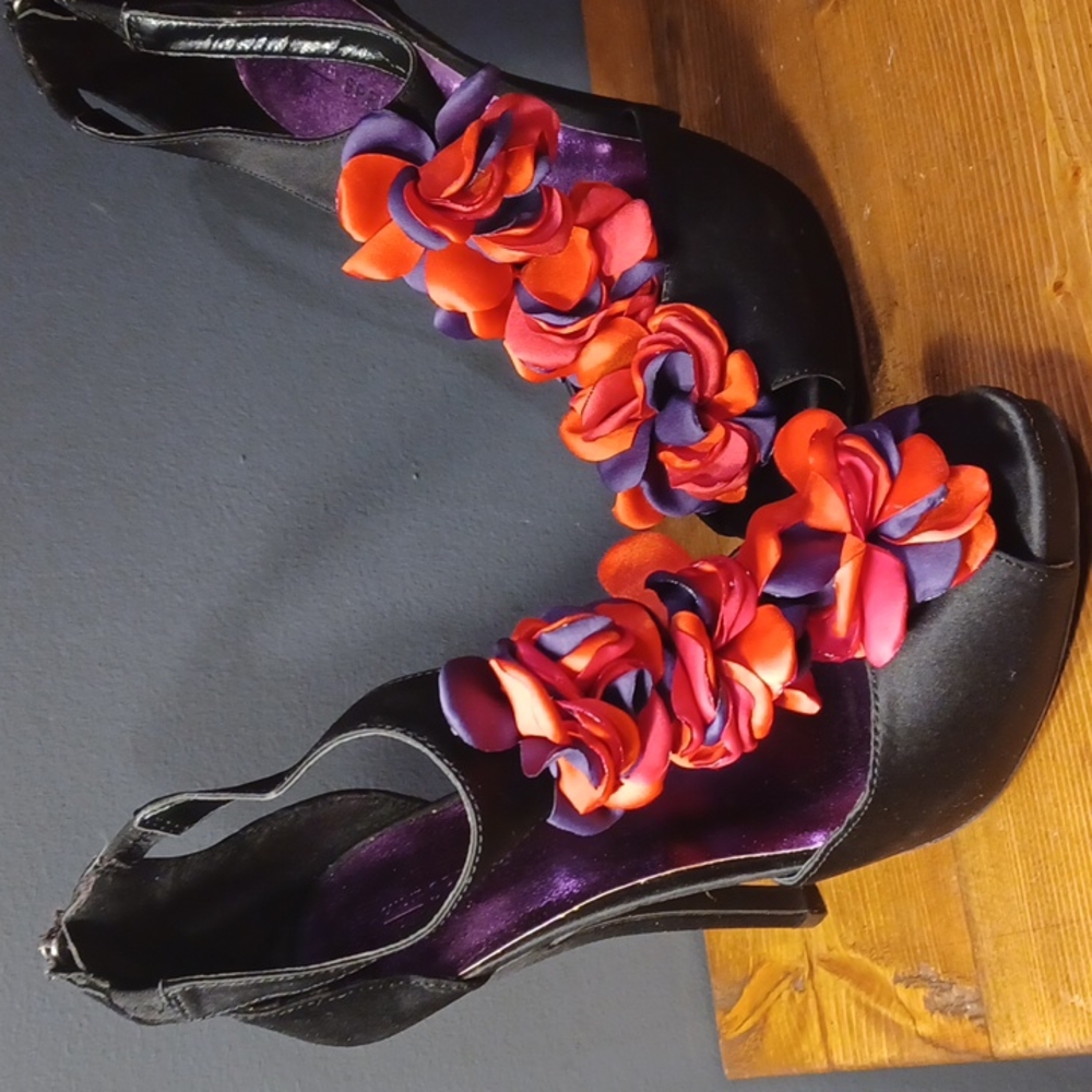 Call it Spring platforms - Picture 15 of 15
